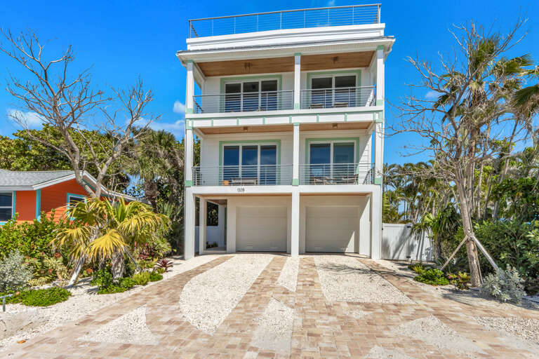 Welcoming coastal entrance