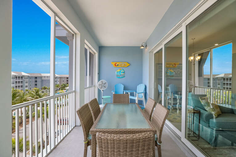 Screened-in Balcony