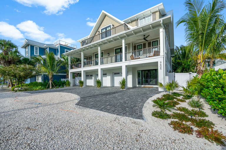 Spacious Garage