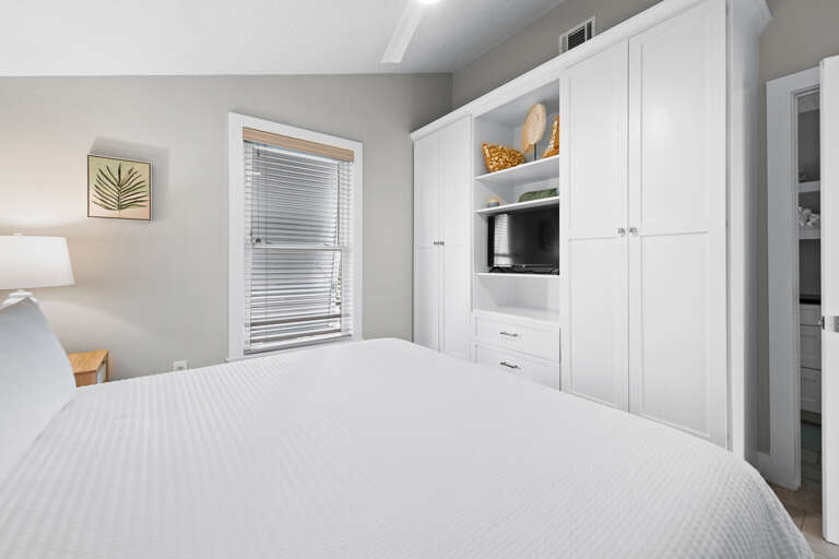 Second Bedroom - King