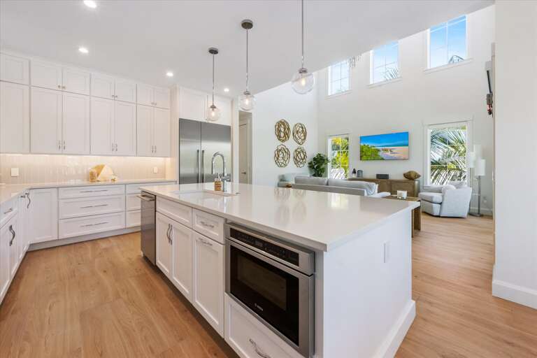 Central island ideal for meal prep