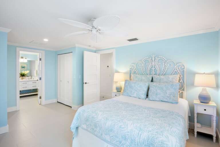Primary Bedroom, Queen