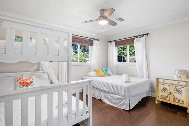 Third Bedroom, Queen and Twin/Full Bunk