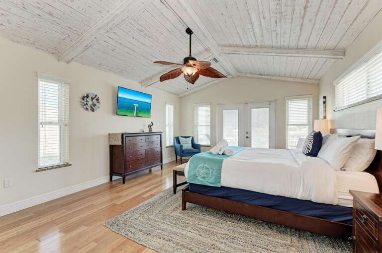 Bedroom with Terrace - Anna Maria Island Locals