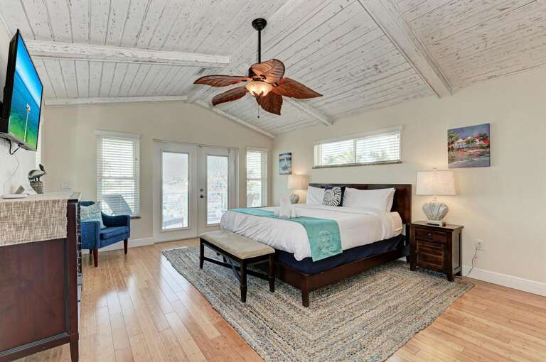 Bedroom with Terrace - Anna Maria Island Locals
