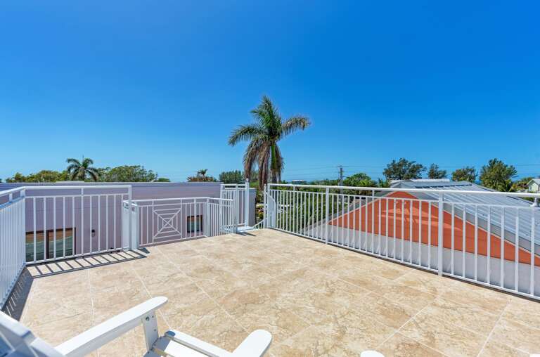 Rooftop Balcony with View - Anna Maria Island Locals