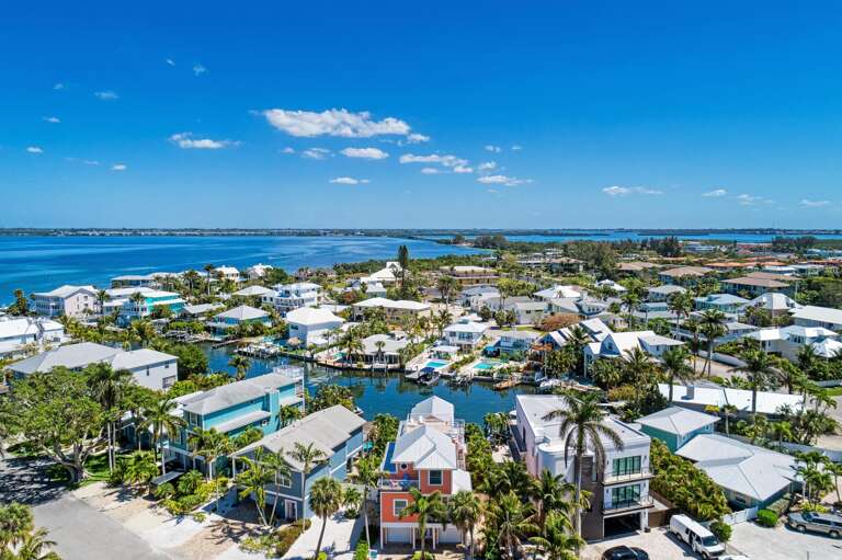 High view of the location - Anna Maria Island Locals