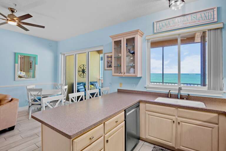 Breakfast Bar - Seating for 4