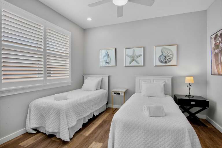 Second Bedroom, Two twin beds