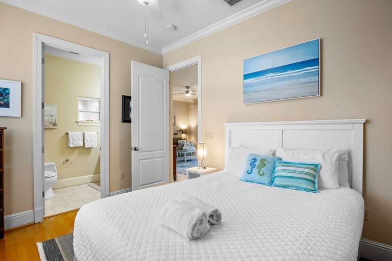Second Bedroom, Queen