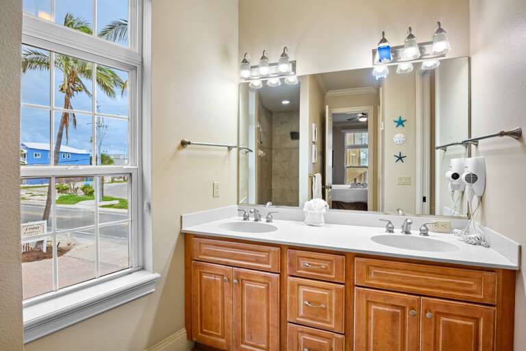 Primary Bathroom, Ensuite