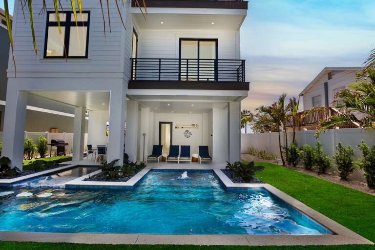Private Pool, Poolside Loungers