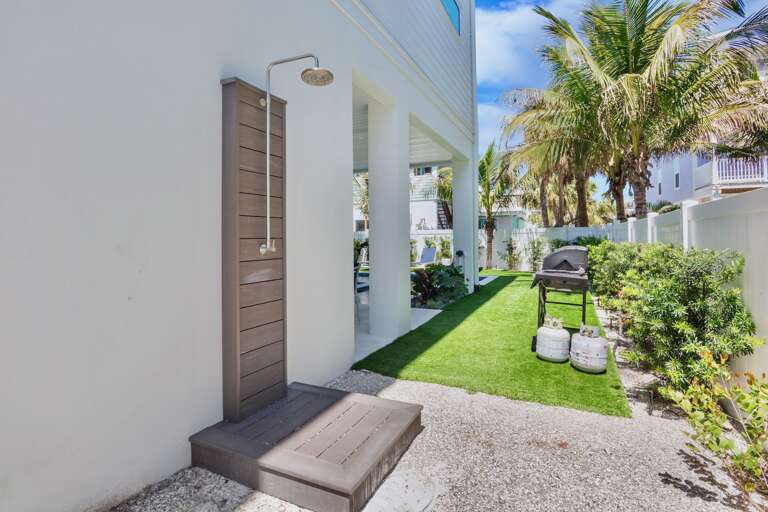 Outdoor Shower, Outdoor Grill