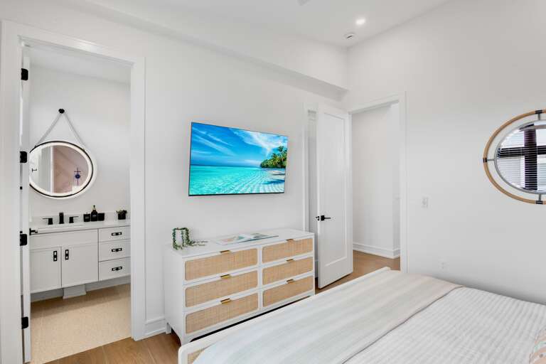 Fifth Bedroom, King