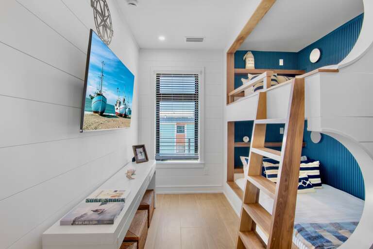 Seventh Bedroom, Full/Full Bunk