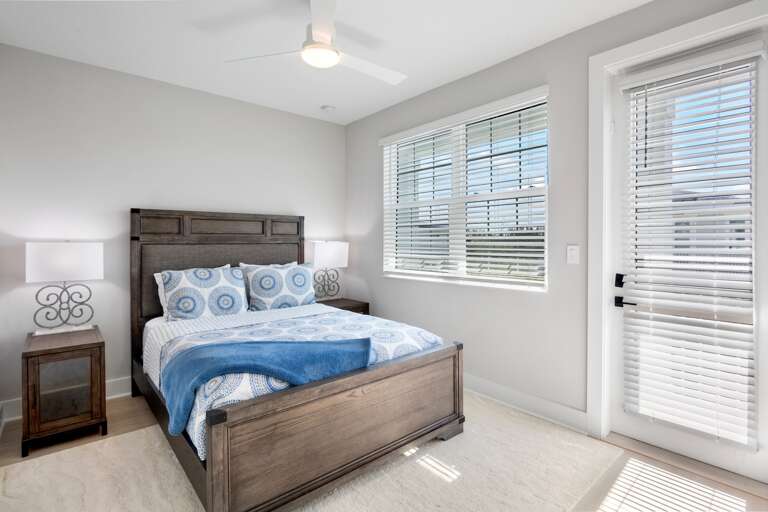 Second Bedroom, Queen