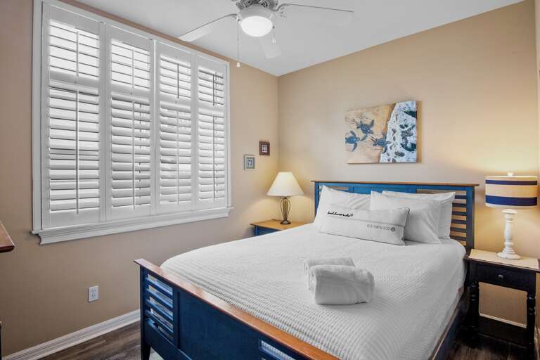 Second Bedroom, Queen