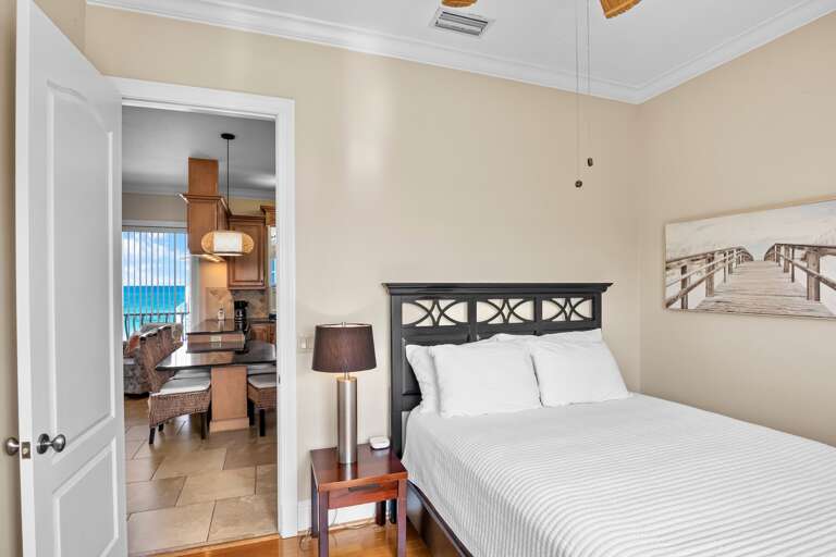 Second Bedroom, Queen