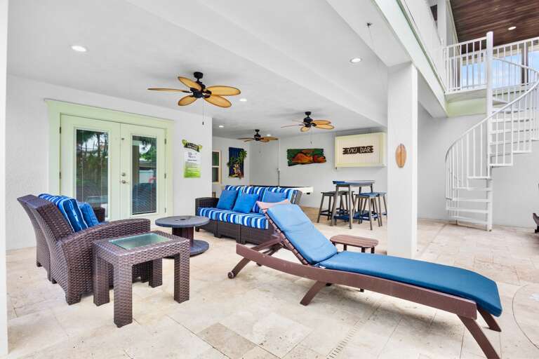 Outdoor lounge and Pool Table