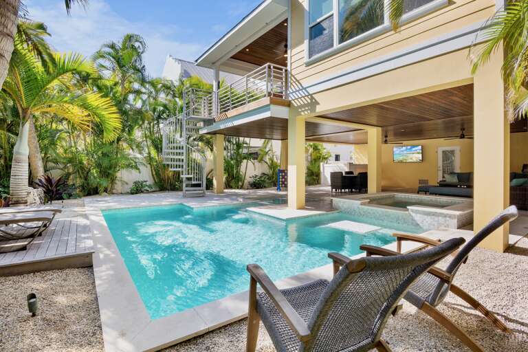 Private pool and hot tub combo