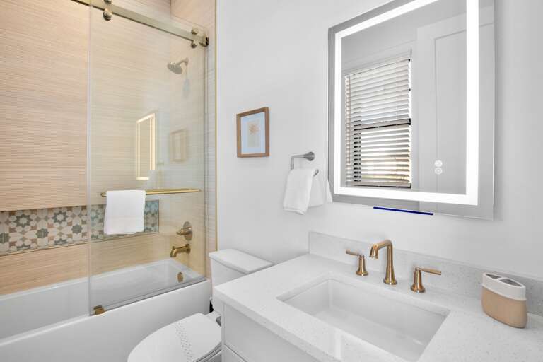 Sixth Bedroom, Ensuite Bathroom