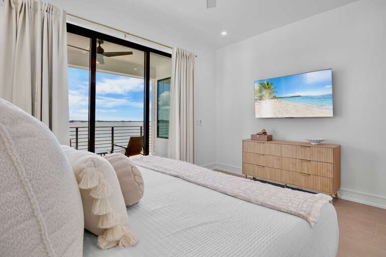 Second Bedroom, King bed