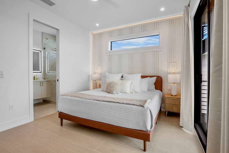 Second Bedroom, King bed
