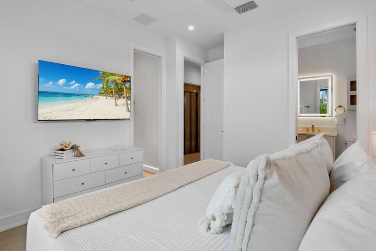 Fourth Bedroom, King bed