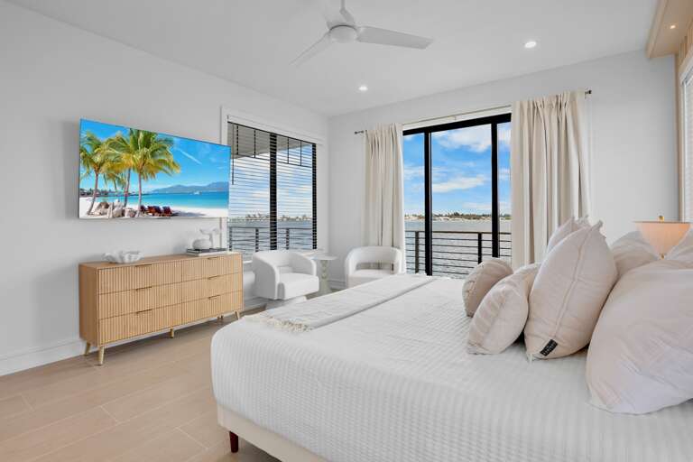 Third Bedroom, King bed
