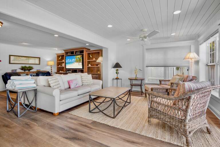 Additional Living Area with Seating