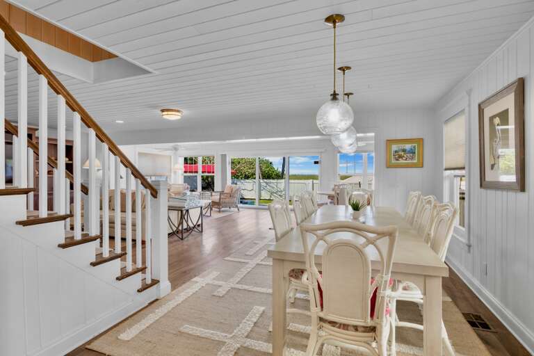 Dining Space for Group Gatherings