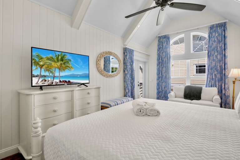 Second Bedroom, King bed