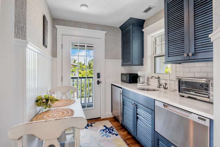 Kitchenette with Seating