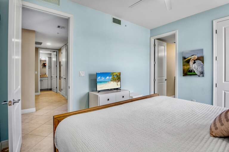 Second Bedroom, King bed