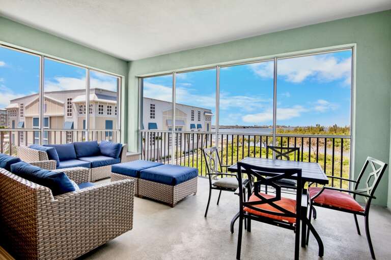 Screened Lanai with Lounge and Dining