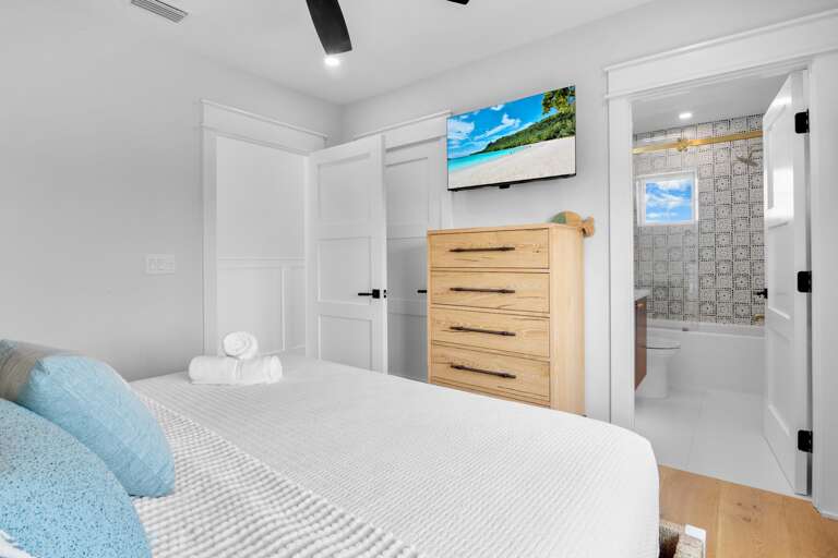 Second Bedroom, King bed