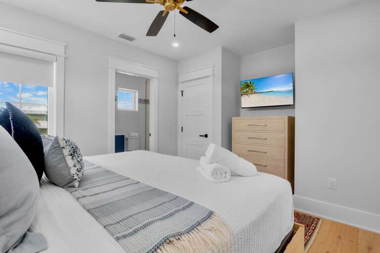 Third Bedroom, King bed