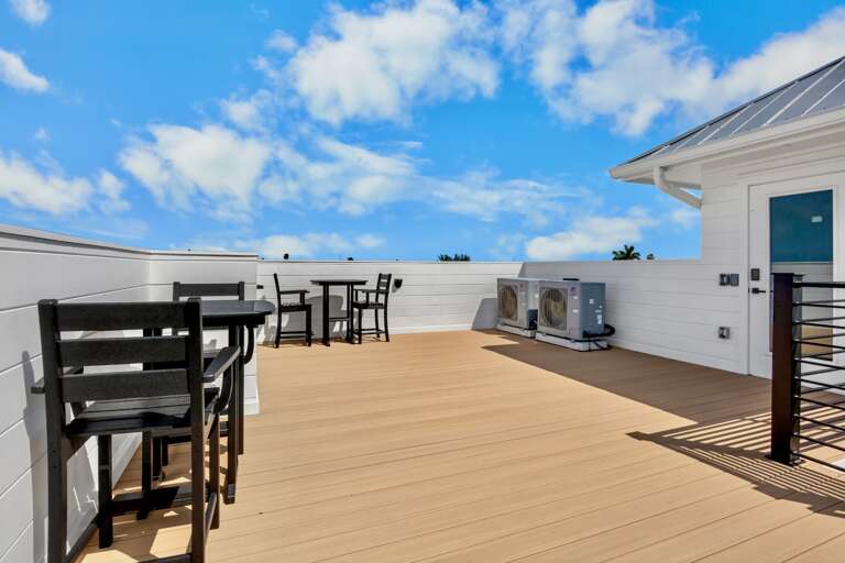Rooftop Lounge and Panoramic Views