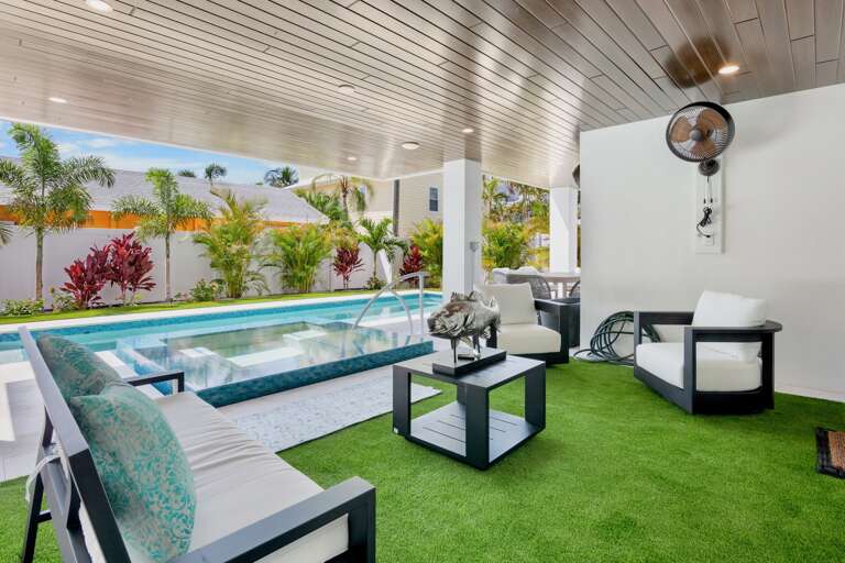 Private Pool, Spa and Lounge Area