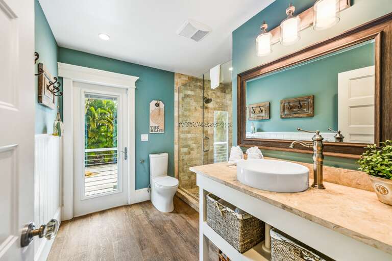 Bathroom 1 with Balcony Access