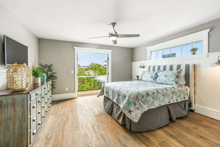 Bedroom 2 with Balcony