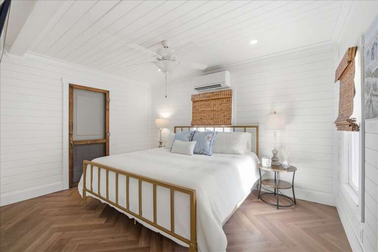 King bed in master