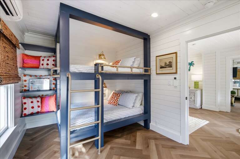 bunk bedroom