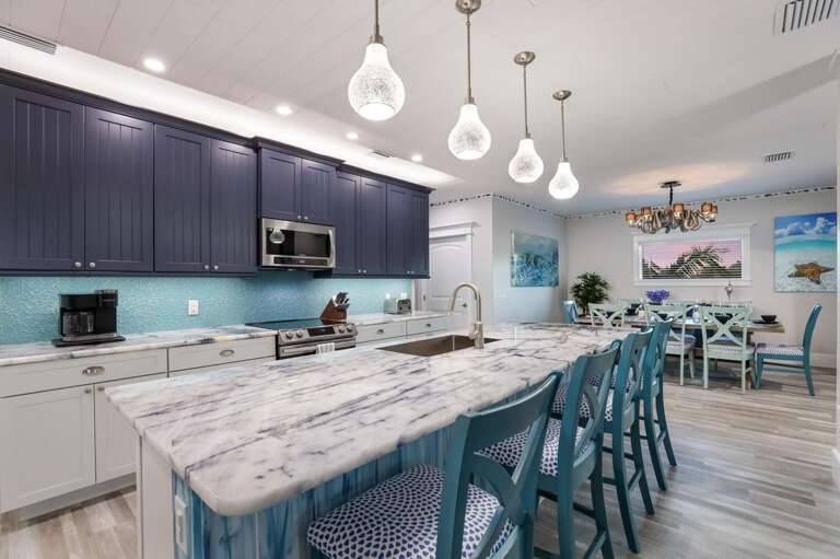 Fully Equipped Kitchen with Island