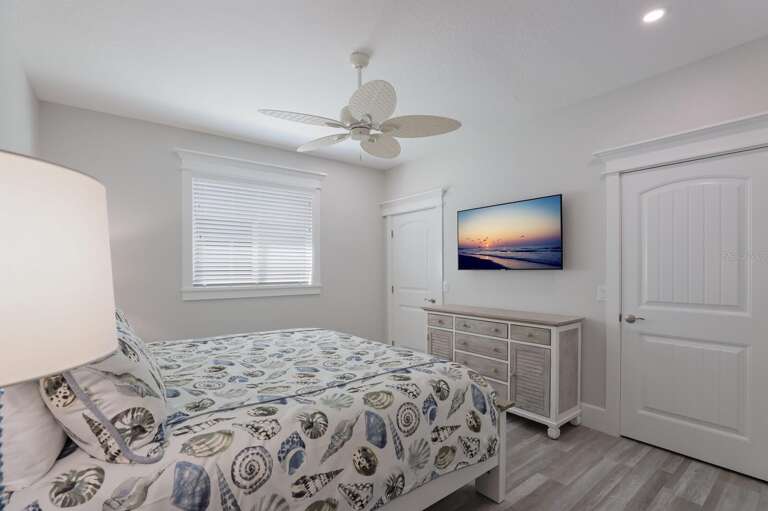 Fourth Bedroom, King bed
