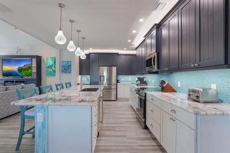 Spacious Kitchen and Island