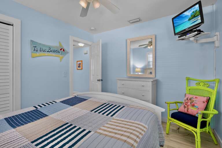 Primary Bedroom, Queen