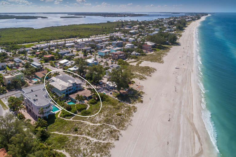 Palm Gables 110 - Central Island Location