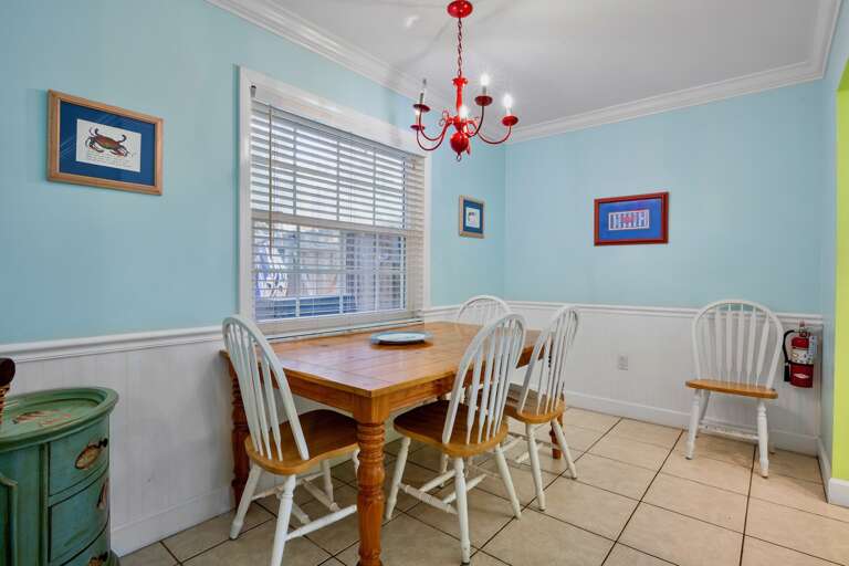 Dining table seating