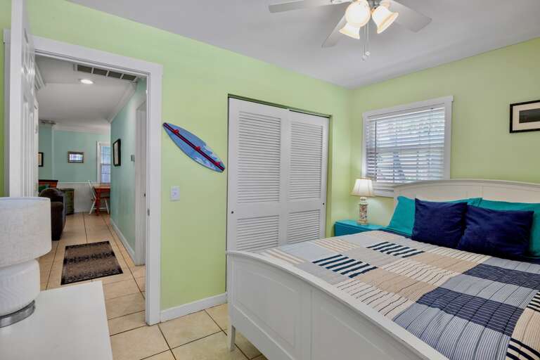 Primary Bedroom, Queen